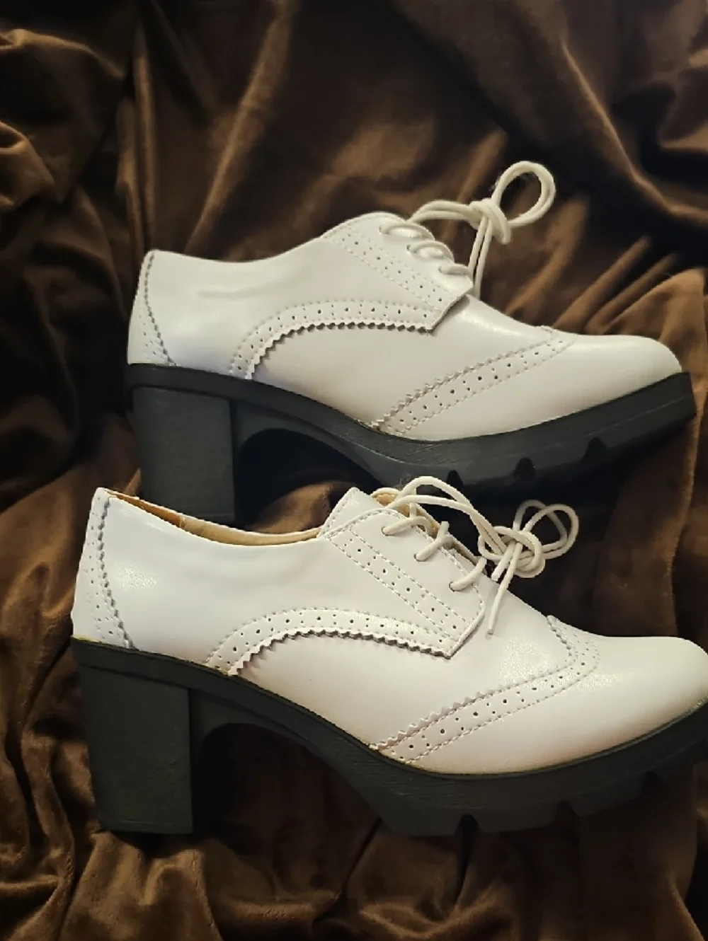 Dadawen Lace-Up Chunky Heel Oxford - Picture 2 of 6